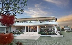 努纱杜瓦精品别墅温泉酒店