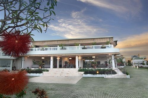 Nunamkhalu Private Villa And Spa 努沙杜瓦 外观 照片
