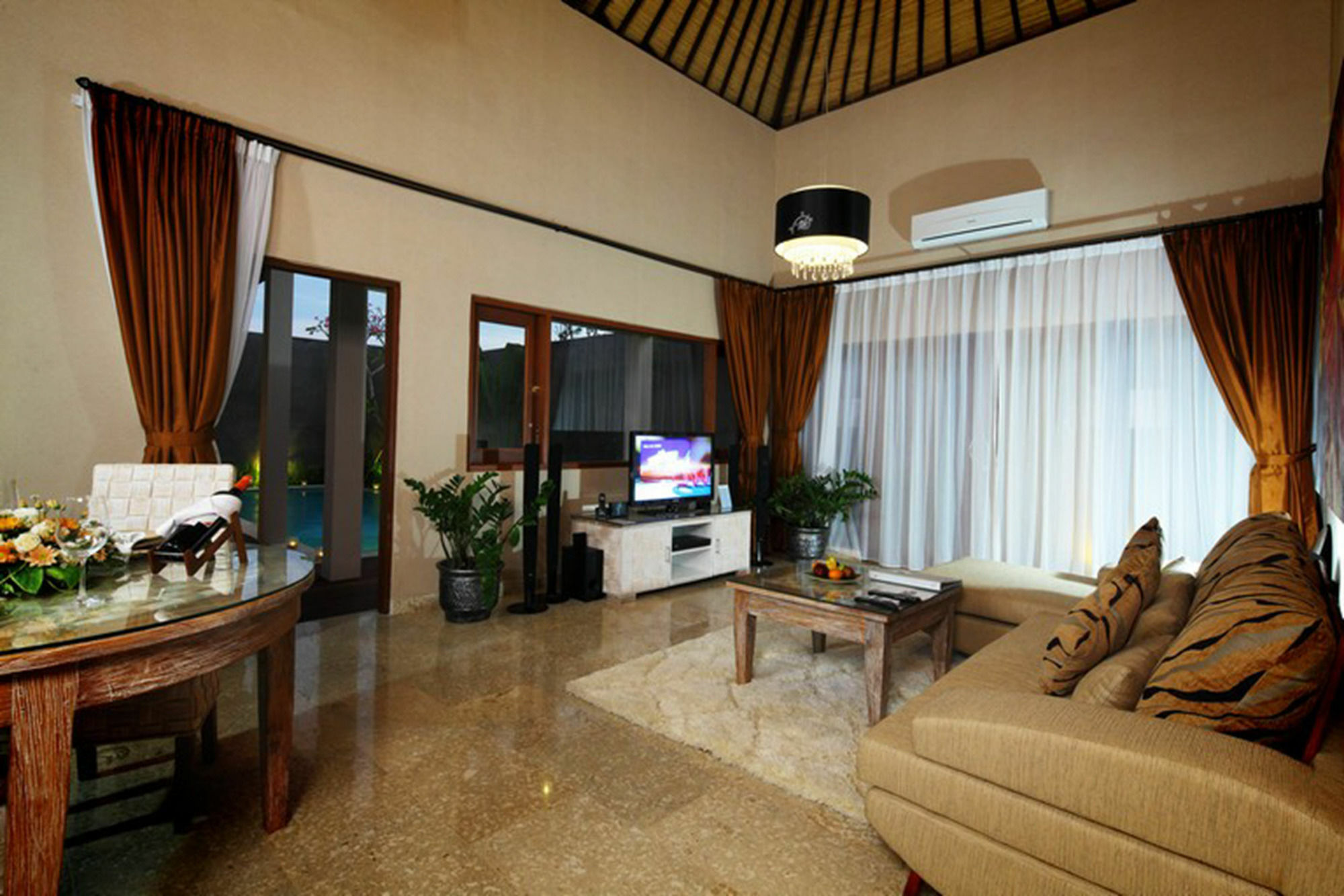 Nunamkhalu Private Villa And Spa 努沙杜瓦 外观 照片